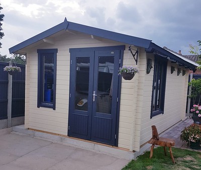 https://www.cabinsunlimited.co.uk/stocked-alexandra-44-3-0m-x-4-8m-44mm-log-cabin-under-2-5m-on-display-at-downham-market/