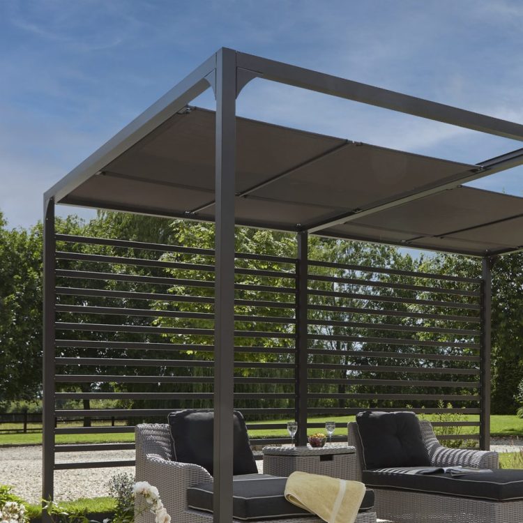Florence Canopy Furnished